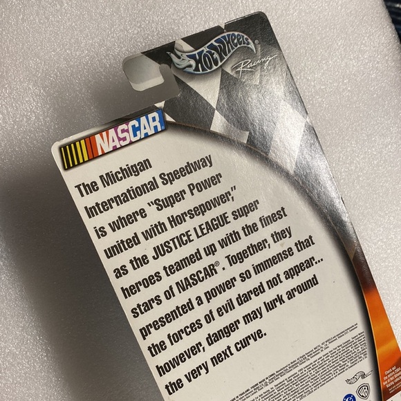 Hot Wheels Racing NASCAR Mark Martin Justice League Batman Car & Figure NEW - Picture 7 of 8